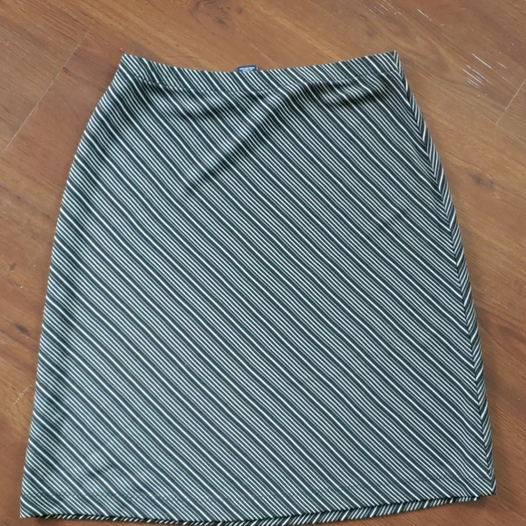 GAP Dresses & Skirts - GAP Matte Jersey Skirt